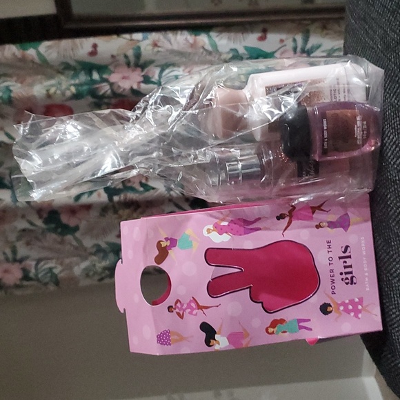 Bath & Body Works A THOUSAND WISHES Mist Travel size set - Picture 2 of 2